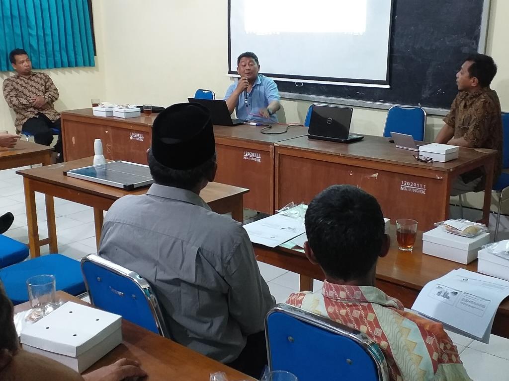 Pengabdian kepada Masyarakat Dosen D III Elektronika di Desa Tlogoadi, Mlati, Sleman Hari Pertama