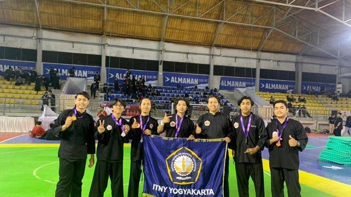 Tiga mahasiswa Prodi D3 Teknik Elektronika berprestasi di Kejuaraan Pencak Silat Bandung Lautan Api International Championship 4